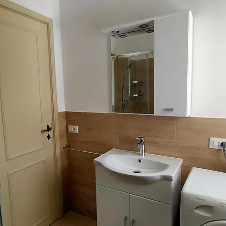 Semesterbostad Trilocale Con E Piscina Incluse - Taunus Vacanze Cod 473 *